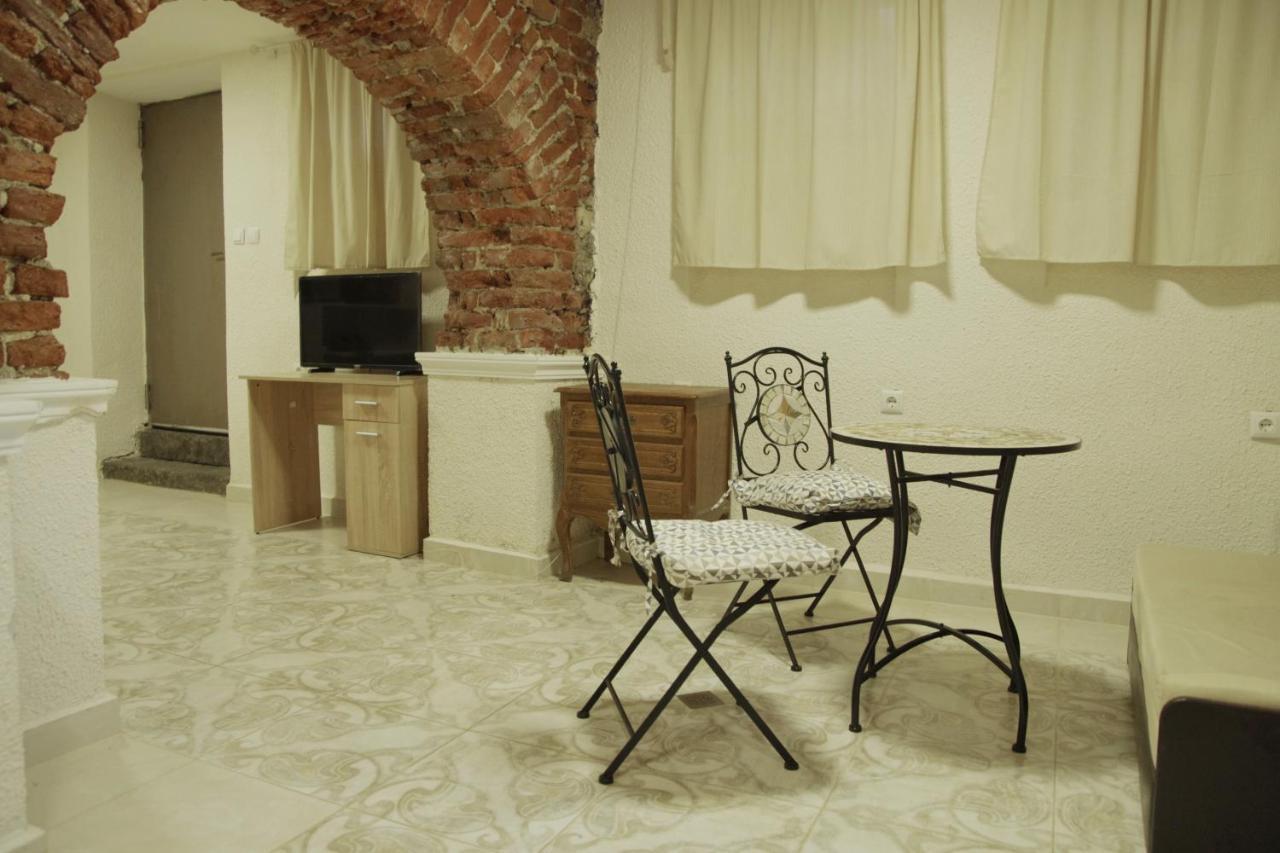 Interhost Guest Rooms And Apartments Sofia Luaran gambar