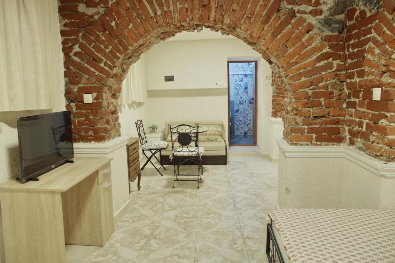 Interhost Guest Rooms And Apartments Sofia Luaran gambar