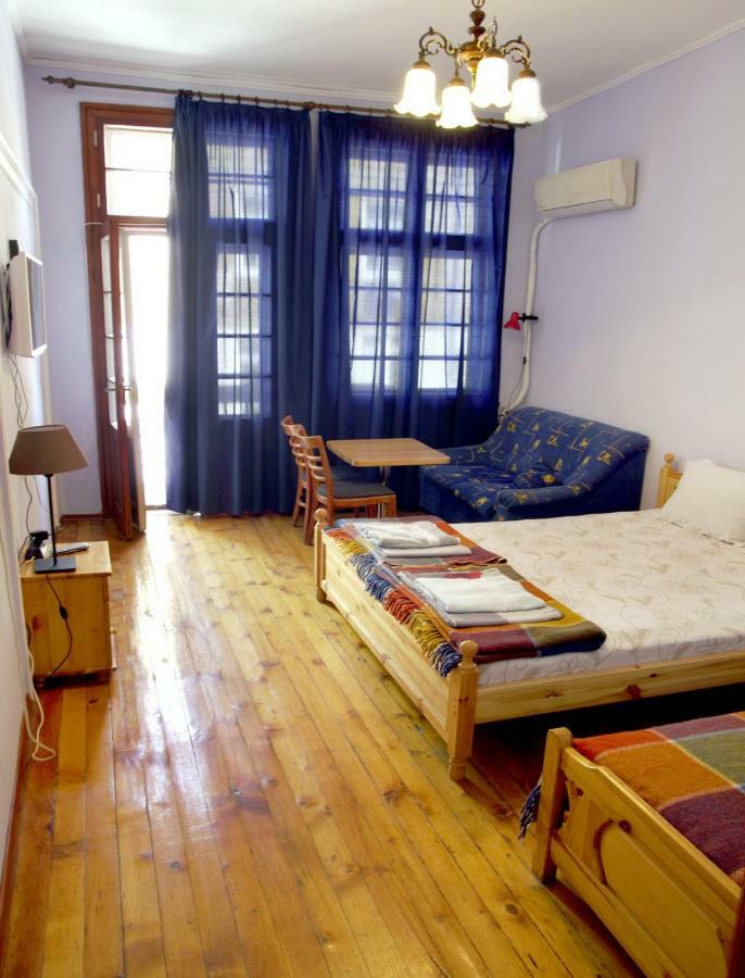 Interhost Guest Rooms And Apartments Sofia Luaran gambar