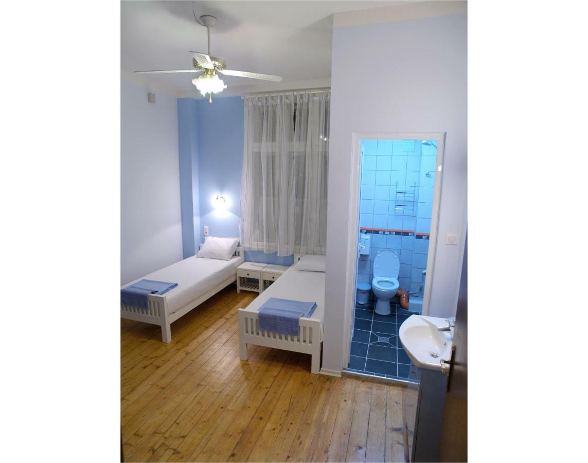 Interhost Guest Rooms And Apartments Sofia Luaran gambar